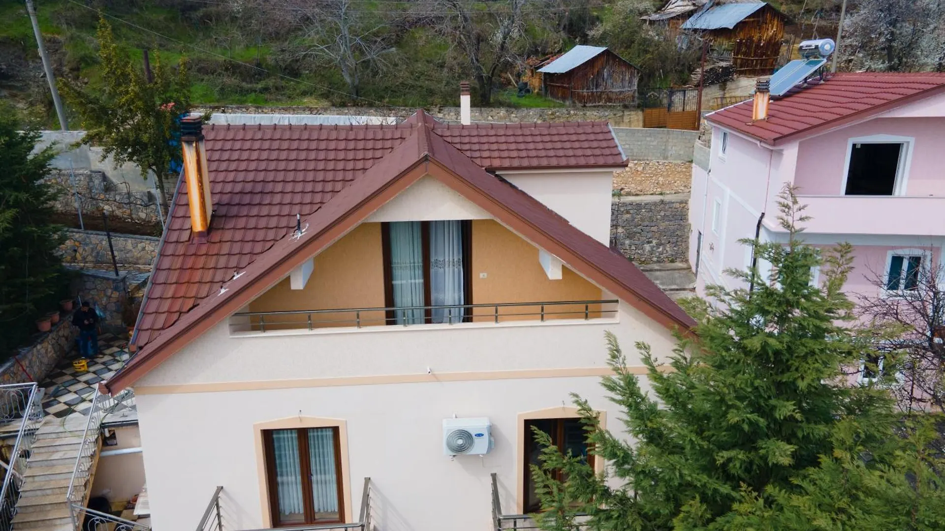 Bardhi Guesthouse Pogradec